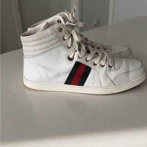 Gucci Men's White Sneakers with Red and Green Stripes